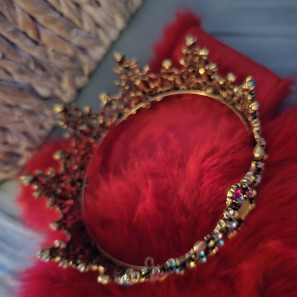 Tiara - Picture 4 of 7